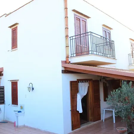 Holiday home Con Giardino Mandarino *